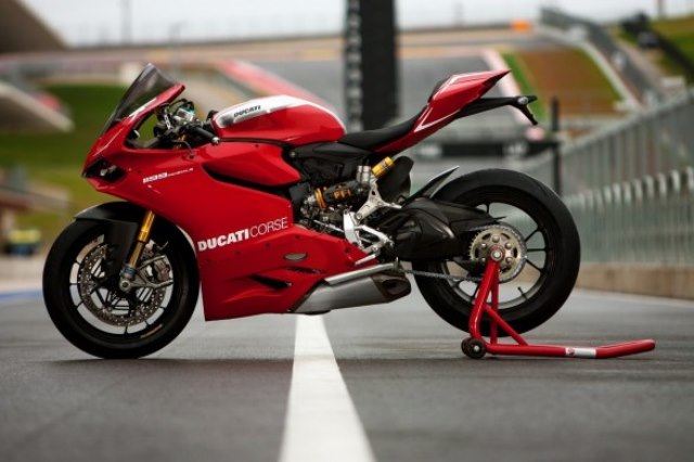 ducati-1199-panigale-r-2013-03