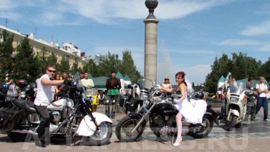 Мариупольцы не желают вступать в брак по классическому сценарию