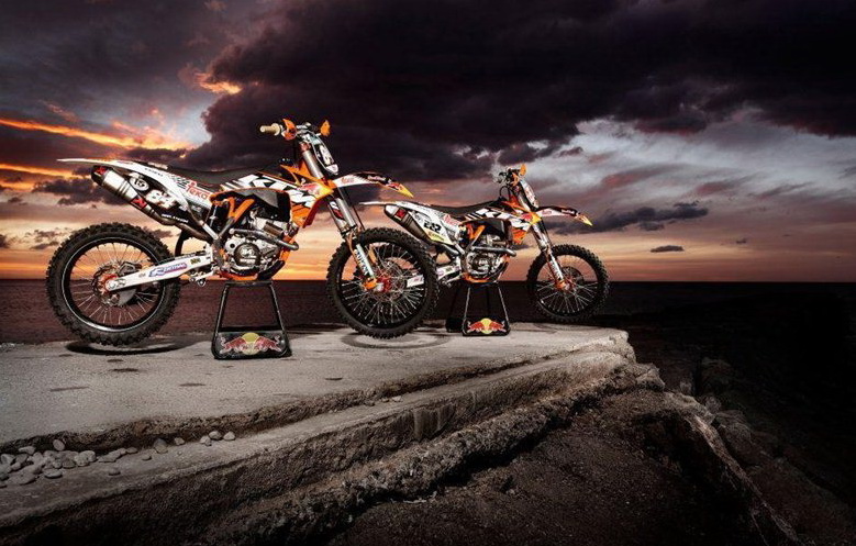 Чемпионские мотоциклы KTM 250 SX-F и 350 SX-F 2012