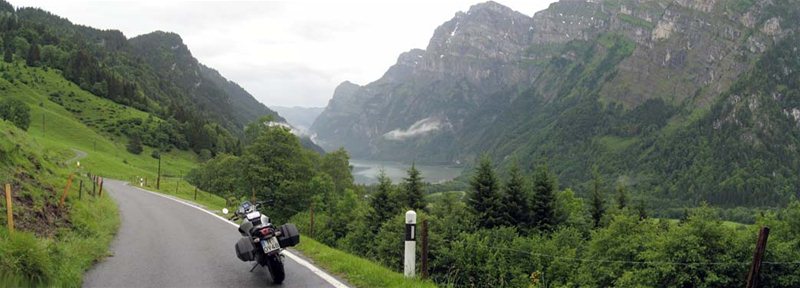 В Швейцарии борются за права мотоциклистов