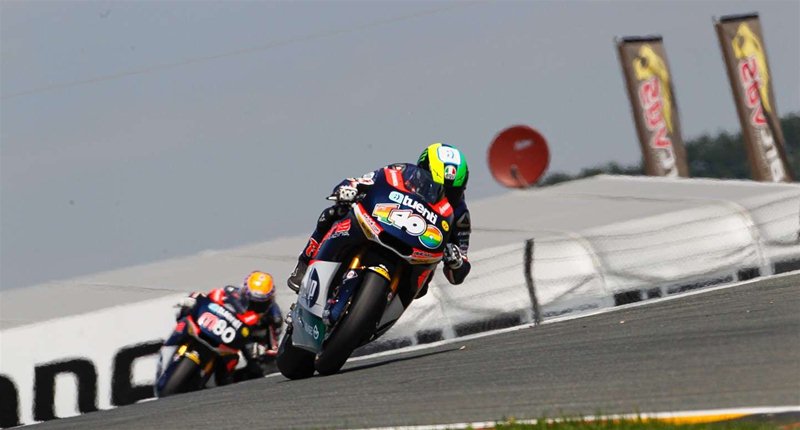 Эспаргаро снова лучший на третьей практике Moto2 Эспаргаро снова лучший на третьей практике Moto2