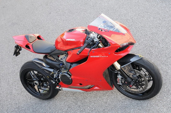 LighTech представил аксессуары для Panigale