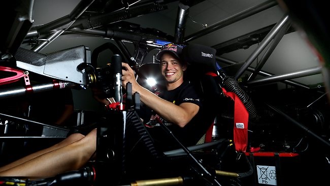 Кейси Стоунер действительно будет участвовать в чемпионате V8 Supercar Dunlop Series Кейси Стоунер действительно будет участвовать в чемпионате V8 Supercar Dunlop Series