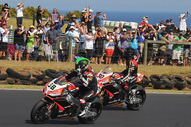 Aprilia Racing явный лидер Phillip Island. 