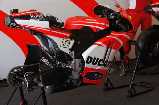 Миккеле Пирро продемонстрировал обновленный Ducati Desmosedici