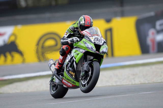 В первой гонке WSBK в Ассене в лидеры вышел Том Сайкс. В первой гонке WSBK в Ассене в лидеры вышел Том Сайкс.