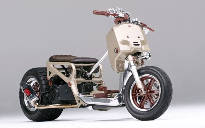 В результате сотрудничества Rucksters и BTX Industries родился кастом скутер LV Project. 