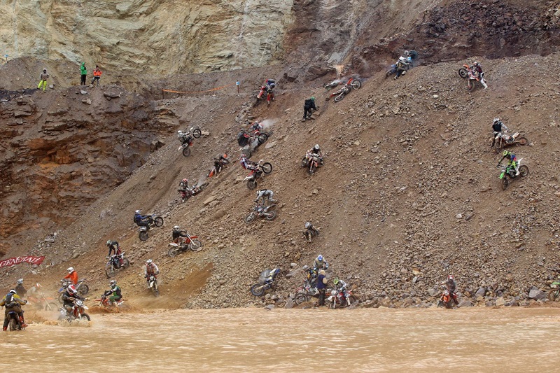 Наконец-то Грэм Джарвис смог покорить Red Bull Hare Scramble. 