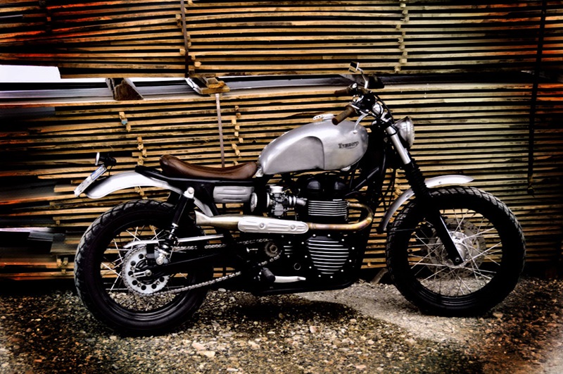 Специалисты FMV Motorcycles, используя  Triumph Bonneville, создали El Visionario. 