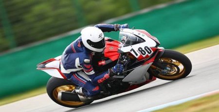 Aprilia RSV 4 Factory реализуется теперь и в России Aprilia RSV 4 Factory реализуется теперь и в России
