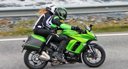 Kawasaki Z1000SX попал под прицел фотокамер