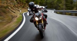 Разработан баварский стритфайтер BMW S1000R Разработан баварский стритфайтер BMW S1000R