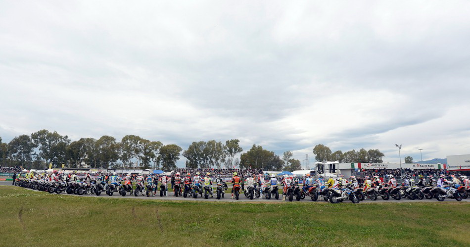 В связи с гибелью Дориано Ромбони мероприятия Sic Supermoto Day было решено отменить В связи с гибелью Дориано Ромбони мероприятия Sic Supermoto Day было решено отменить