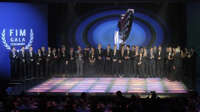 Чемпионы мира по мотогонкам получили свои заслуженные награды на FIM Gala Awards 2013 Чемпионы мира по мотогонкам получили свои заслуженные награды на FIM Gala Awards 2013