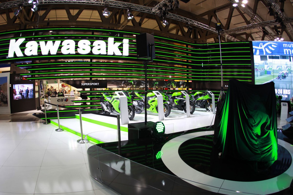 Компания Kawasaki показала, что приготовила для своих любителей на следующий год Компания Kawasaki показала, что приготовила для своих любителей на следующий год