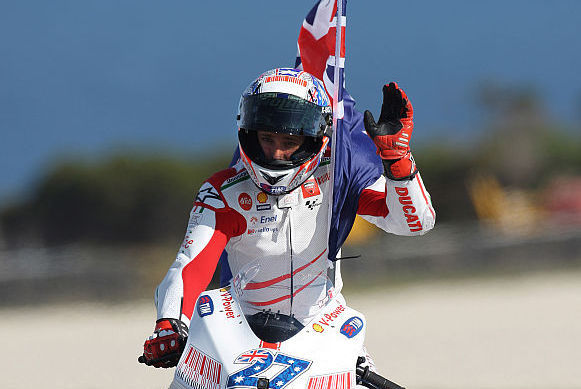 Завоевав титул чемпиона в сезоне 2007 года, Кейси Стоунер довольно быстро оказался за бортом Ducati