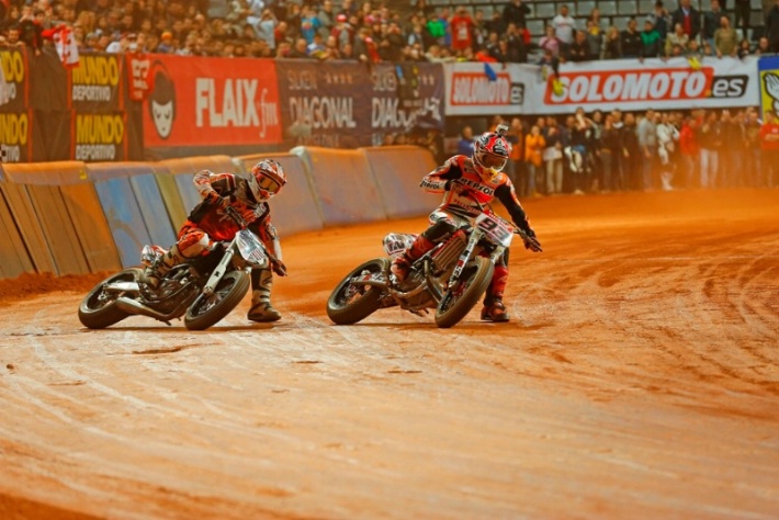 В гонке Superprestigio Dirt Track Марк Маркес уступил Брэду Бейкеру В гонке Superprestigio Dirt Track Марк Маркес уступил Брэду Бейкеру