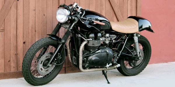 Стив Картер из Лас-Вегаса создал кафе рейсер из Black Betty на базе Triumph Bonneville 2007