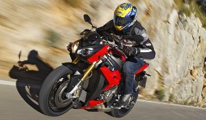 Первый русский – BMW S1000R