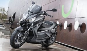 Выпущена обновленная Yamaha X-Max