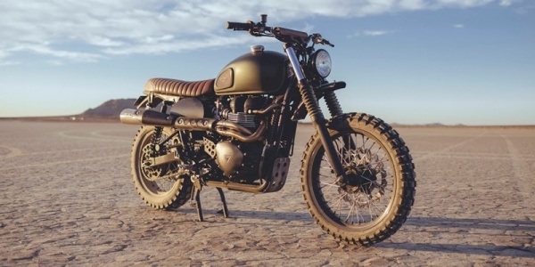 British Customs создали пустынный байк Triumph Scrambler