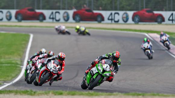 Пилоты и команды готовятся к пятому этапу чемпионата WSBK, который пройдет в Донингтон Парке