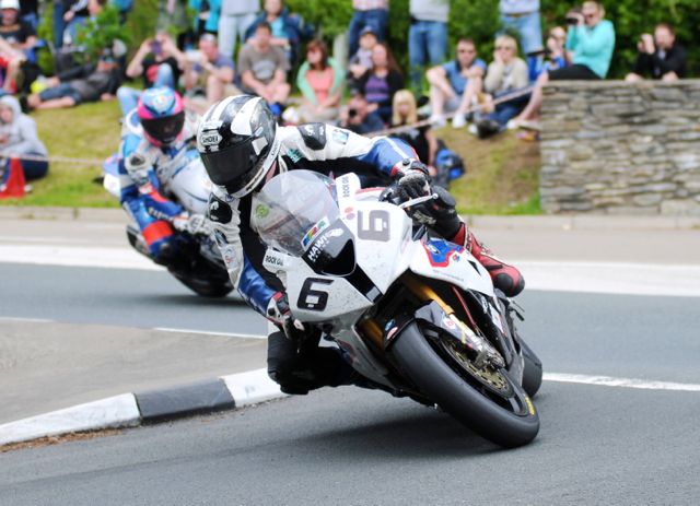 В этом году на Isle of Man TT Races победил Майкл Данлоп В этом году на Isle of Man TT Races победил Майкл Данлоп