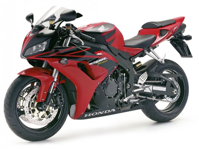 Honda CBR1000RR Fireblade вышла ограниченной серией