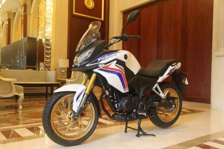 Honda представила «mini Africa Twin» в Китае. 