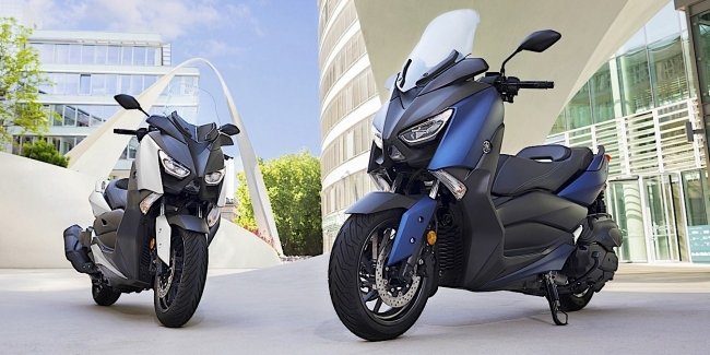 Новинка от компании Yamaha – скутер X-Max 400 2018