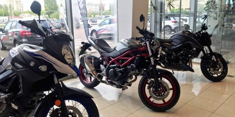 Мотоциклы Suzuki уже представлены в официальном центре «ВиДи Гранд» на Кольцевой Мотоциклы Suzuki уже представлены в официальном центре «ВиДи Гранд» на Кольцевой
