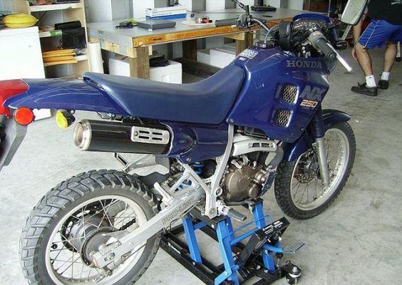 Мотоцикл NX250 Dominator (1988) Фотография NX250 Dominator (1988)