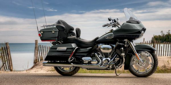 Фотография FLTRUSE Road Glide Ultra CVO (2011)