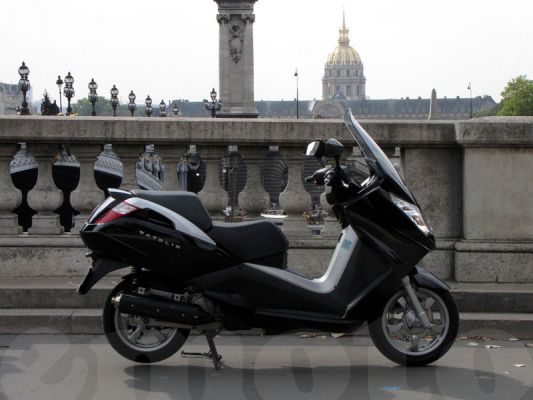Мотоцикл Satelis 125 Executive (2009) Фотография Satelis 125 Executive (2009)