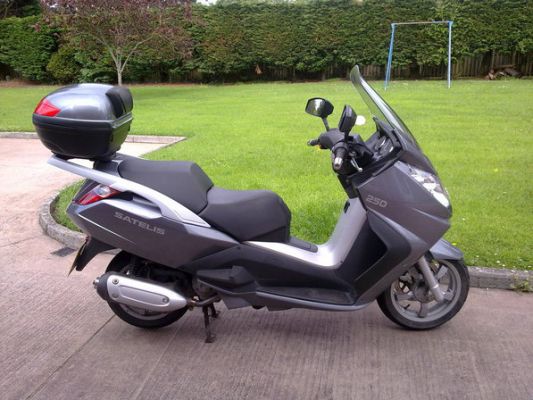 Мотоцикл Satelis 250 Executive (2007) Фотография Satelis 250 Executive (2007)
