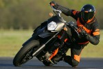 Информация по эксплуатации, максимальная скорость, расход топлива, фото и видео мотоциклов 950 Supermoto R (2009)
