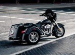 Информация по эксплуатации, максимальная скорость, расход топлива, фото и видео мотоциклов FLHXXX Street Glide Trike (2010)